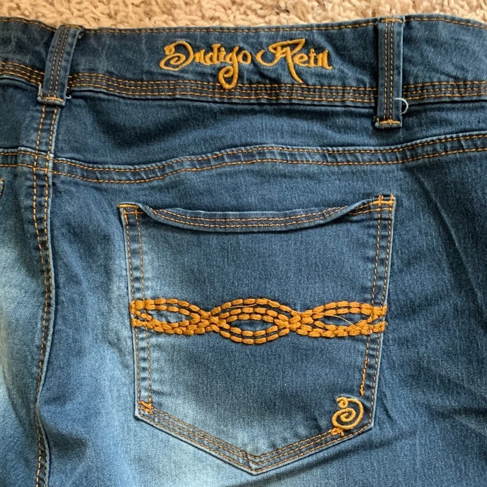 Indigo Rein Dark Blue Capri Jeans - Picture 4 of 4